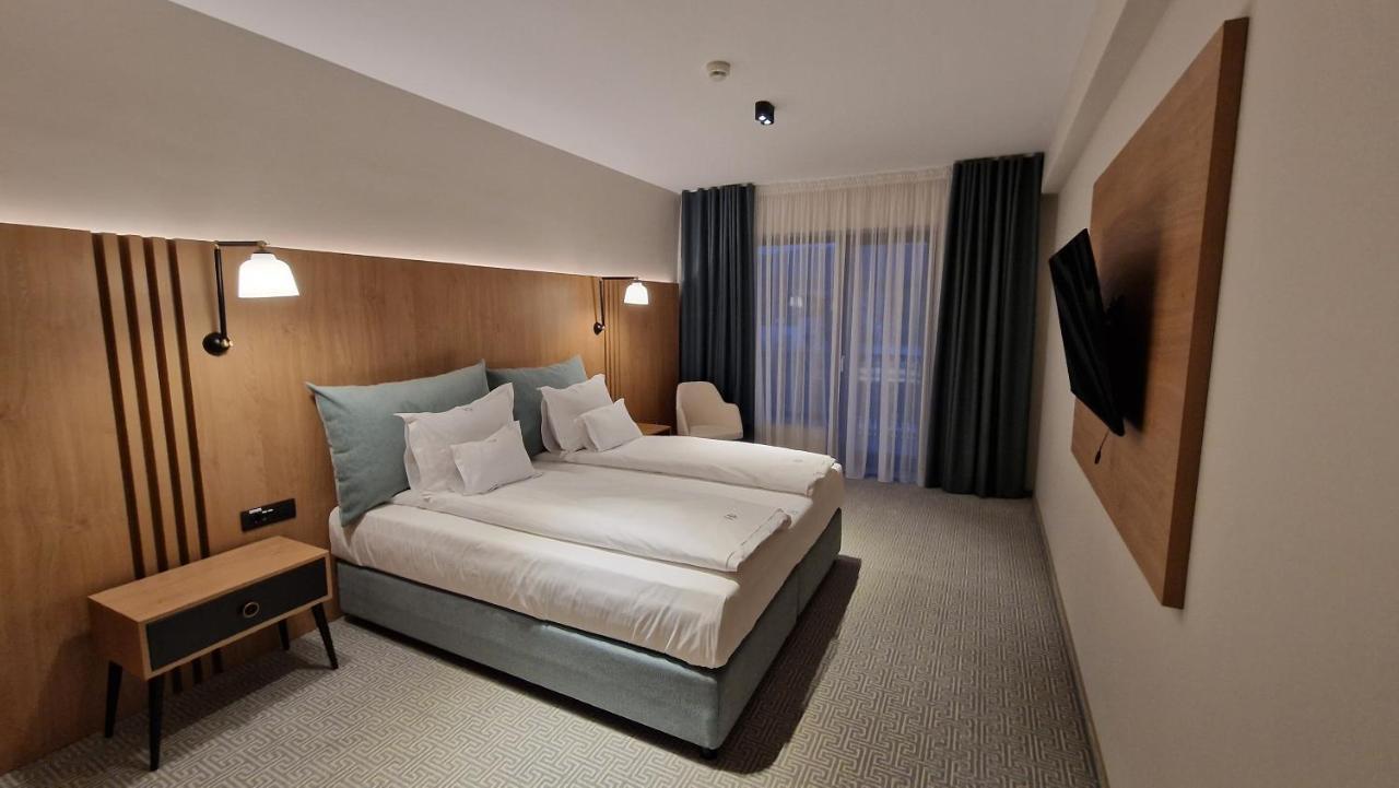 Hotel Sorin Mihai Cristian  Exterior photo